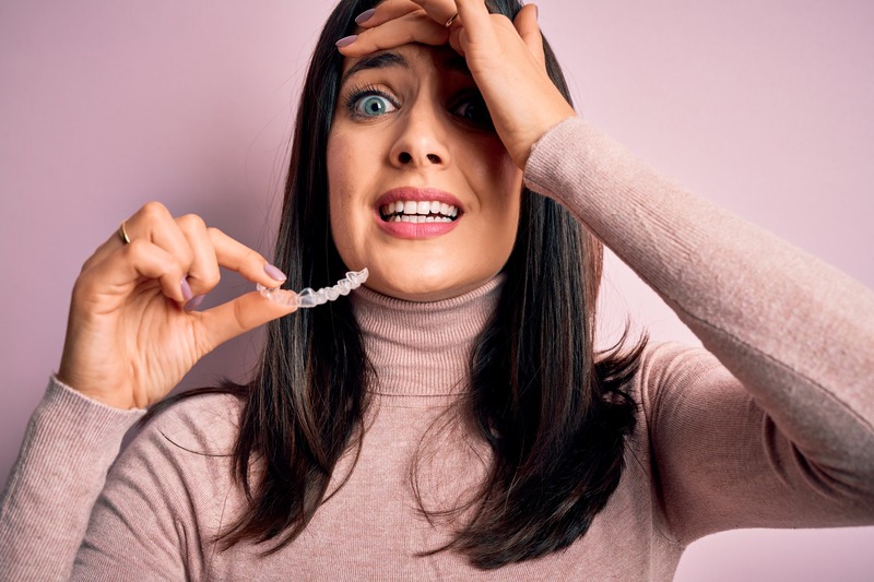 Patient frustrated over Invisalign alternative mail-in aligner